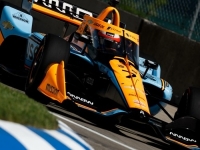 McLaren anuncia permanência de Piloto